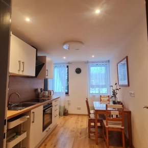Schöne Ferienwohnung mit Balkon und Terrasse in ruhiger Lage